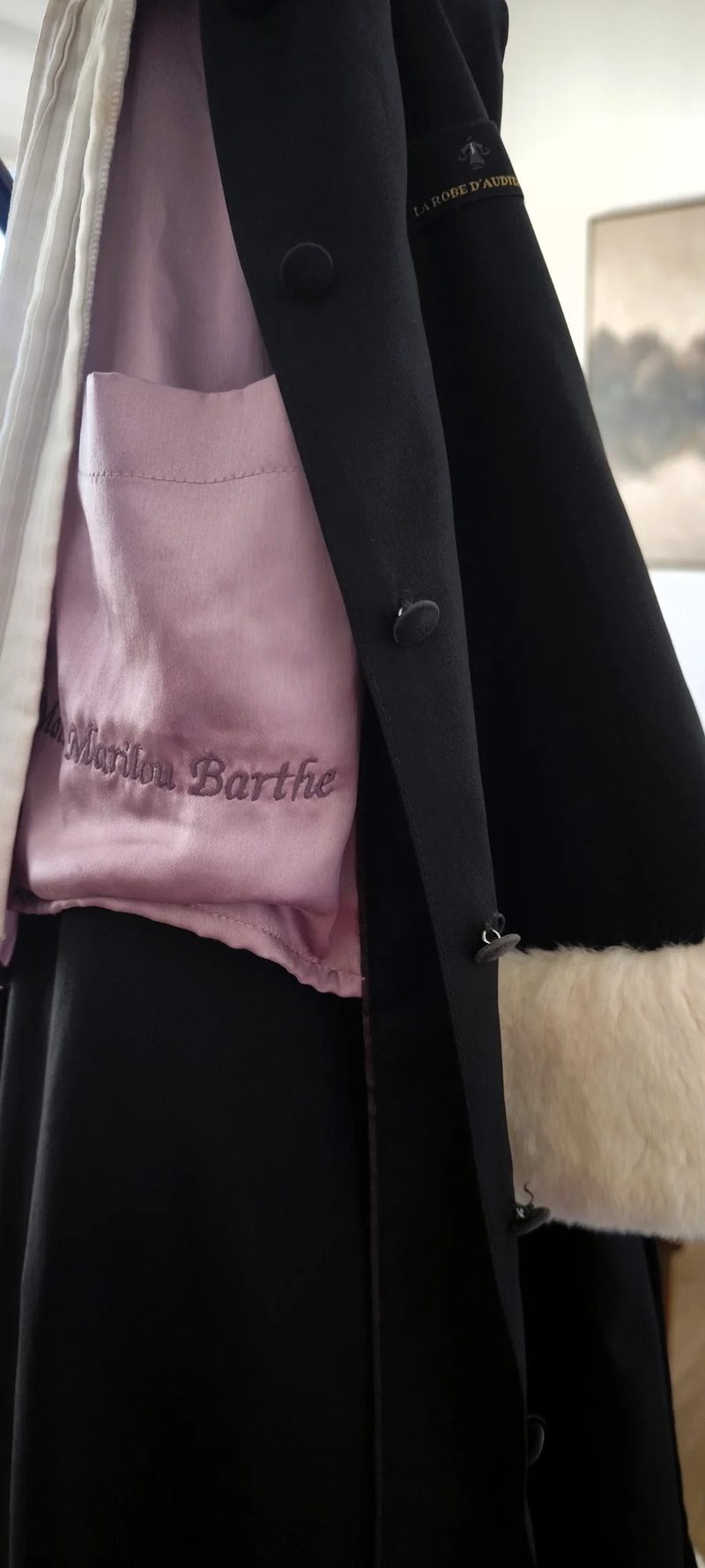 Robe d'audience de Maître Marilou BARTHE, avocate pénaliste à Montauban